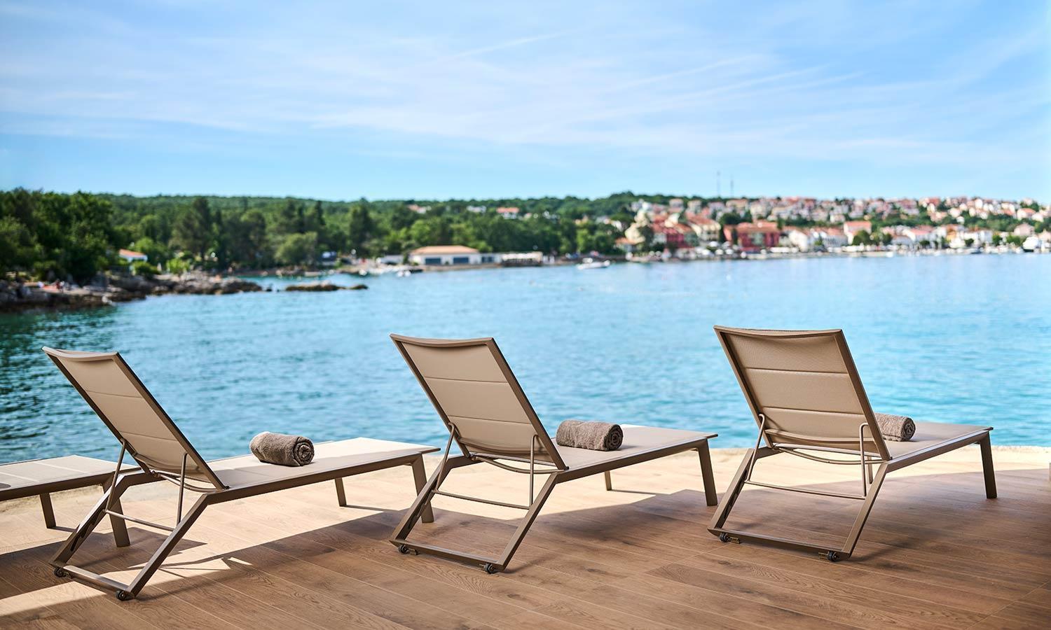 Aminess Style Glamping Villas & Holiday Homes Atea Njivice Kültér fotó View of the town of Krk
