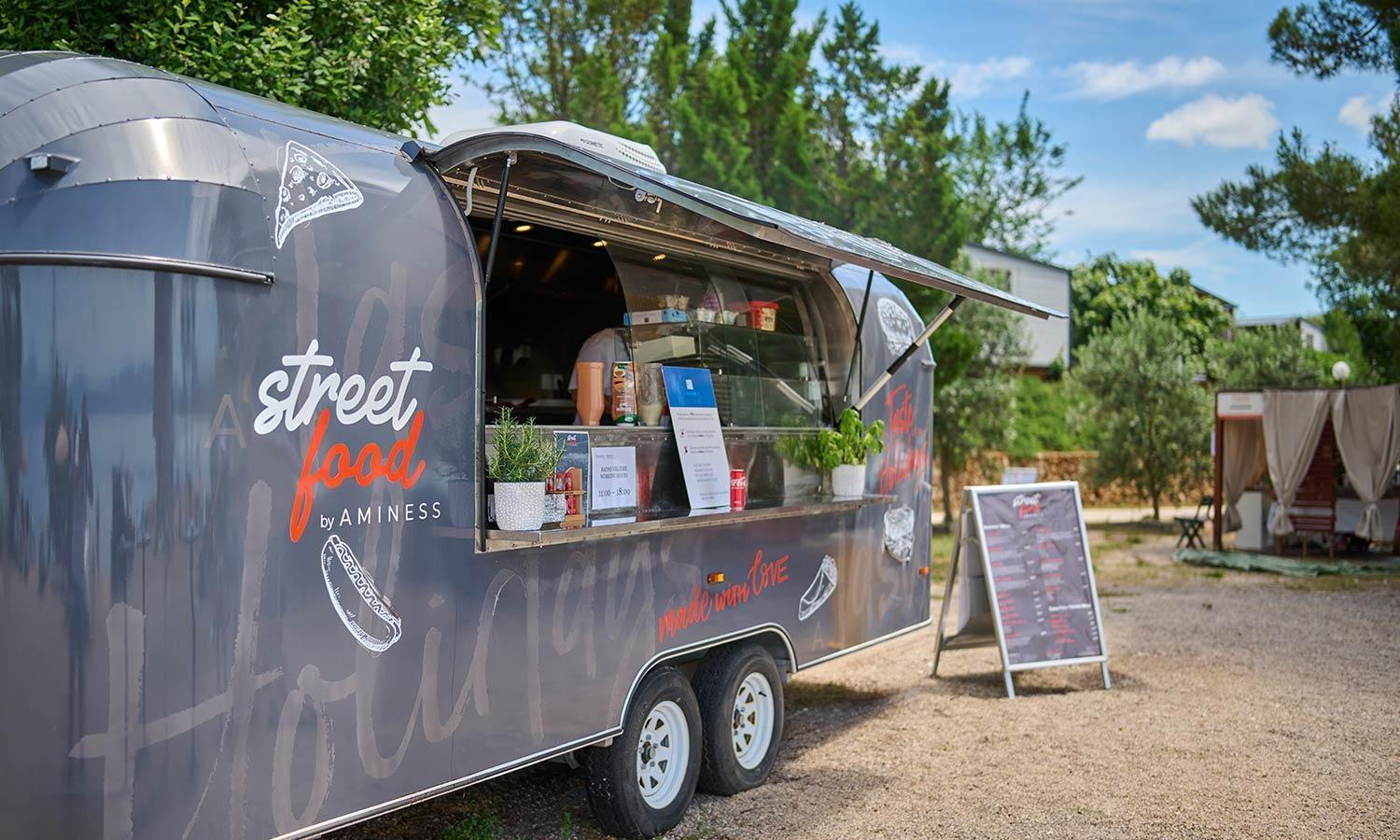 Aminess Style Glamping Villas & Holiday Homes Atea Njivice Kültér fotó Street Food at the 2019 Adelaide Hills Harvest Festival