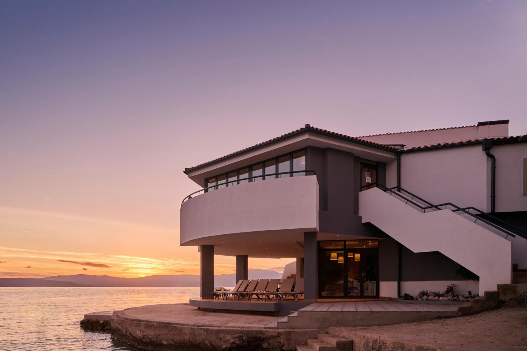Aminess Style Glamping Villas & Holiday Homes Atea Njivice Kültér fotó The Museum of the Mediterranean