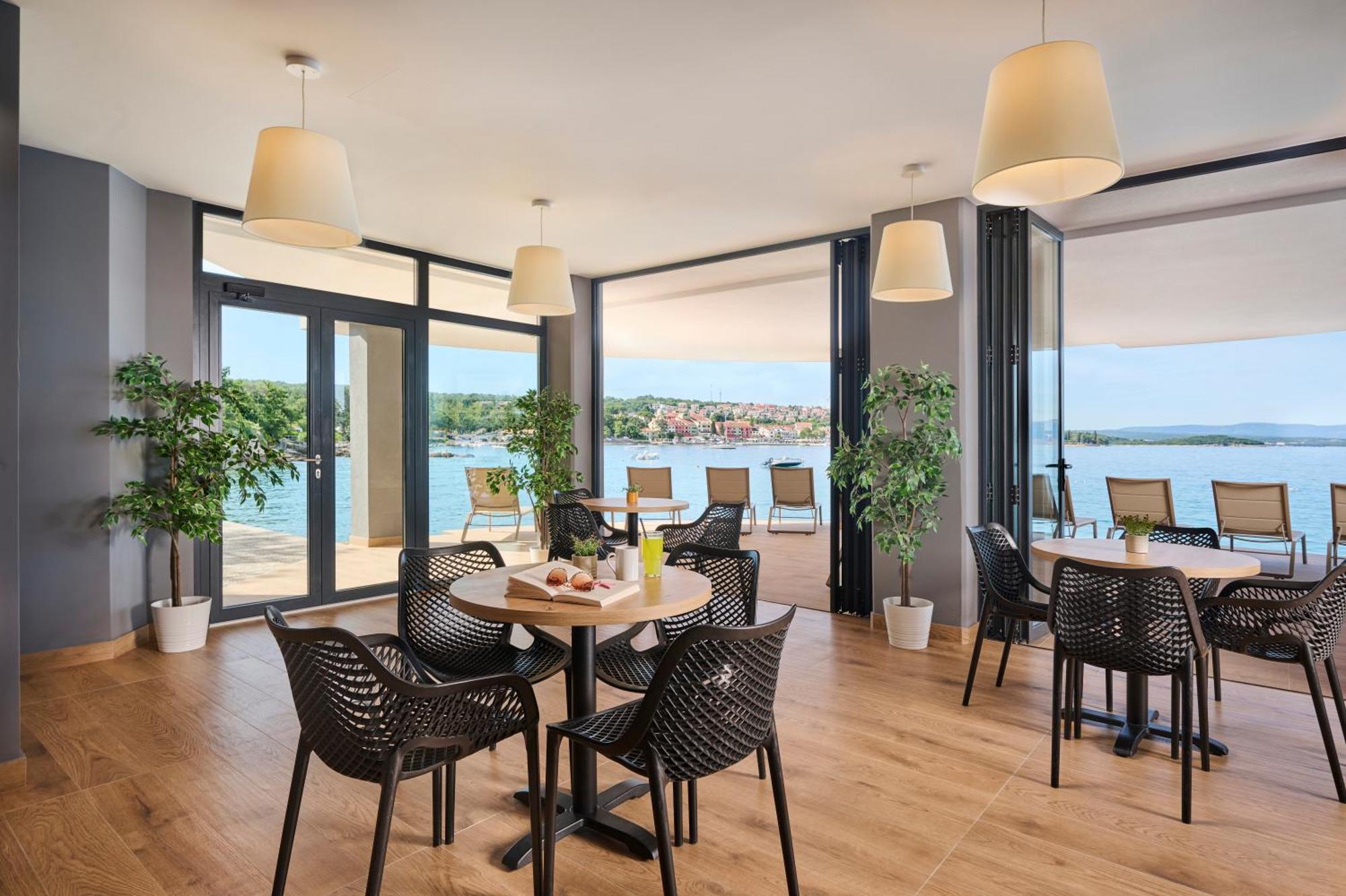 Aminess Style Glamping Villas & Holiday Homes Atea Njivice Kültér fotó Restaurant